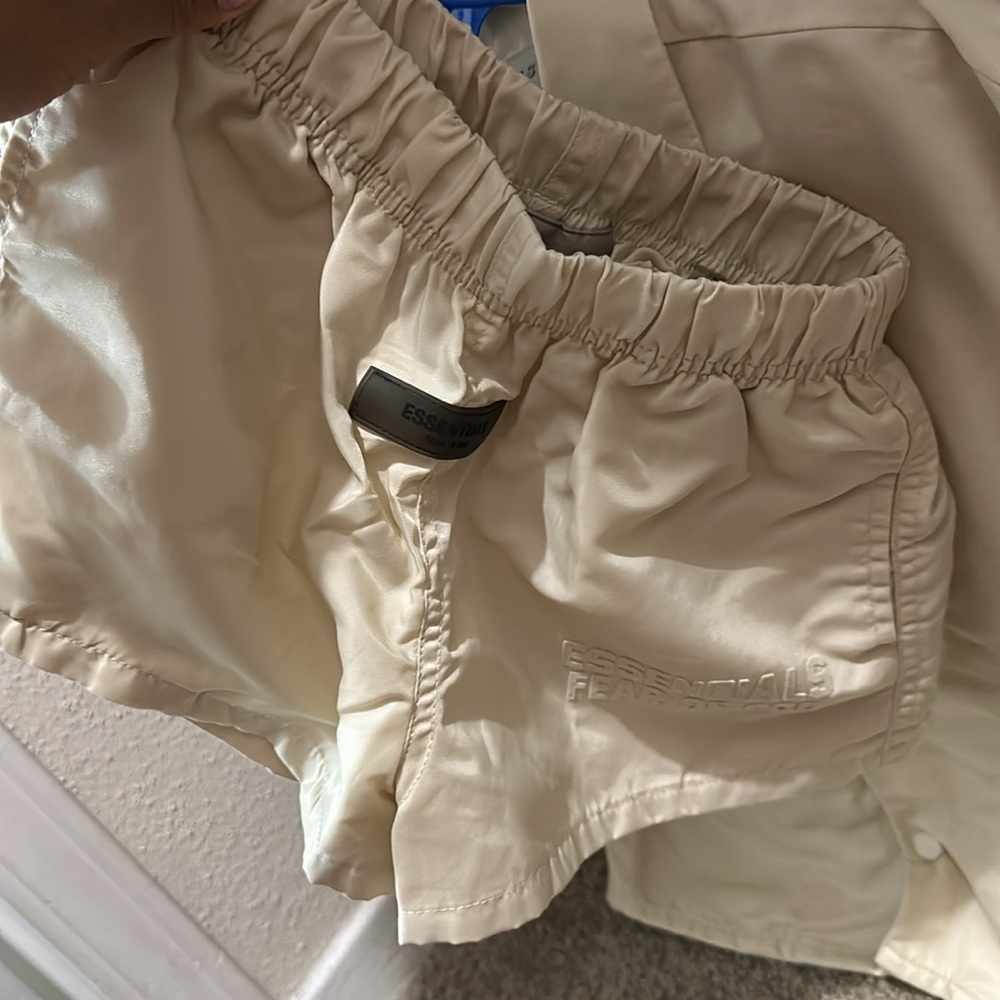Essentials Nylon Short set - Picture 2 of 4
